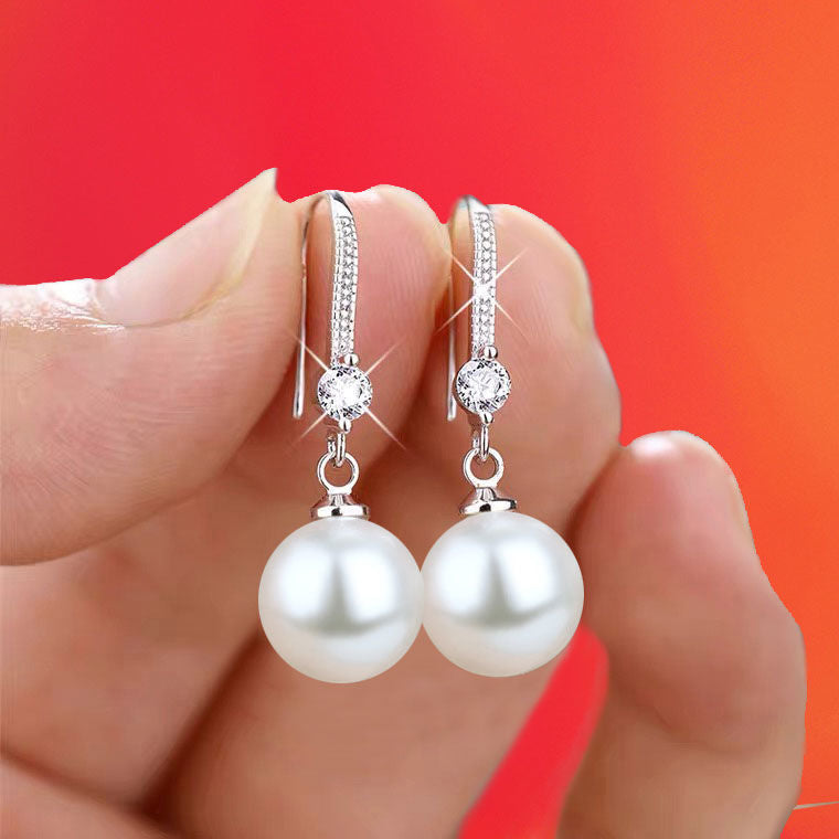 Fashion Women's Simple And Elegant Earrings: Elevate Your Style with Effortless Glamour