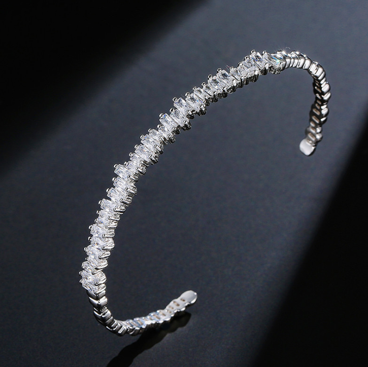 Light luxury micro-inlaid zircon bracelet ladies simple hand jewelry - Minihomy