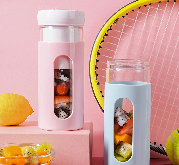 Portable Blender - USB Rechargeable Fruit Juicer for On-the-Go Smoothies