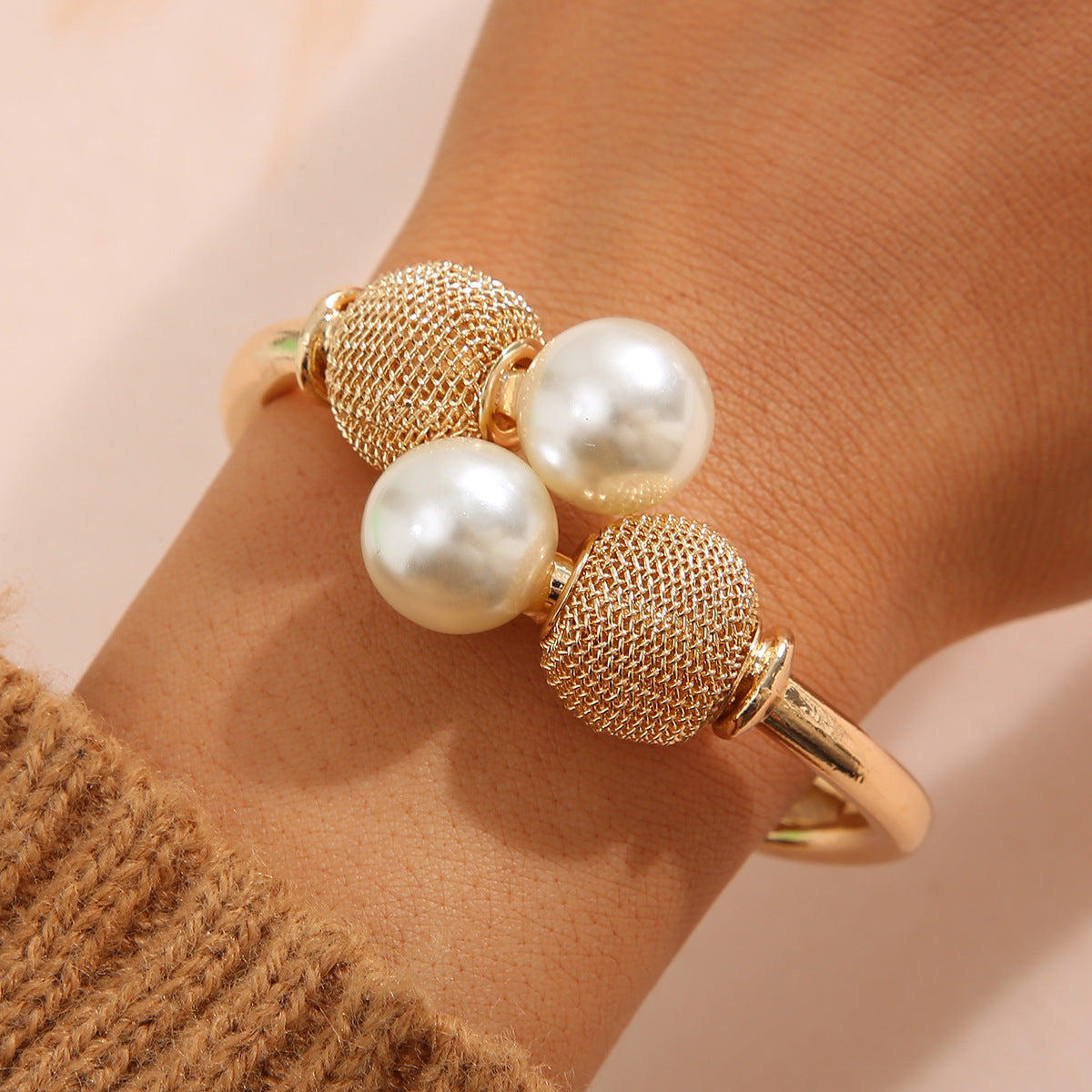 Women's Personality Stylish Retro Minimalism Temperament Pearl Alloy Bracelet